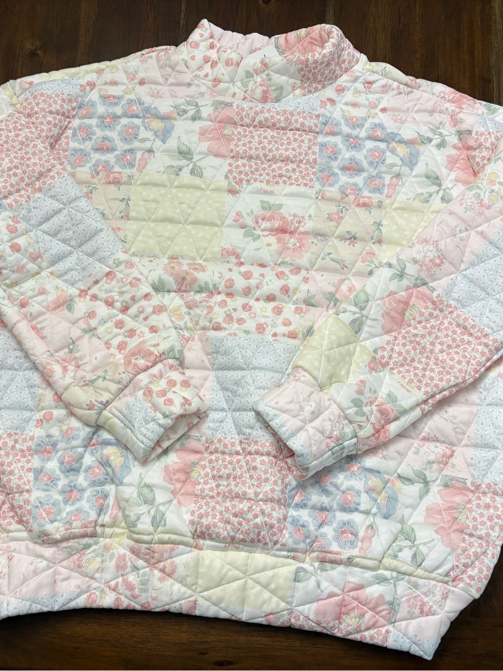 Veveret Quilted Floral Patchwork Pullover - Pastel Pink & Blue